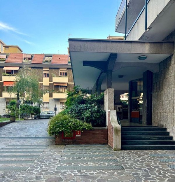 appartamento in vendita a Milano in zona Dergano