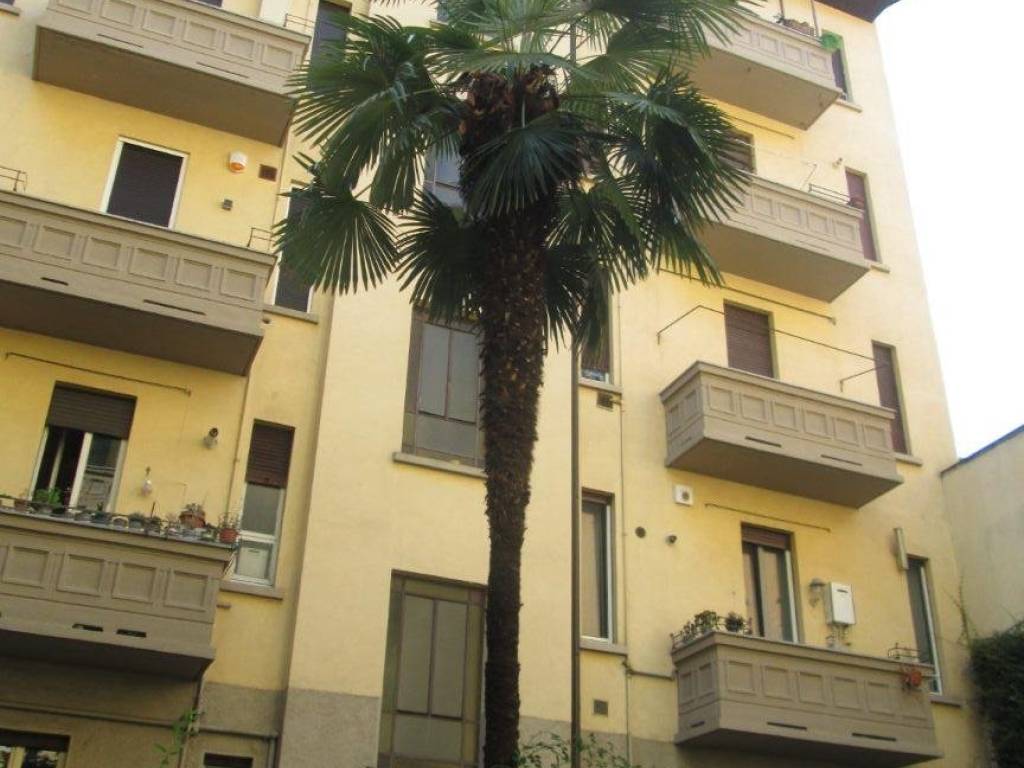 appartamento in vendita a Milano in zona Cinque Giornate