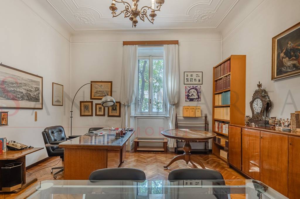 ufficio in vendita a Milano in zona Sempione