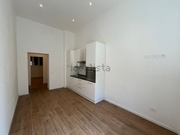 appartamento in vendita a Milano in zona Bullona