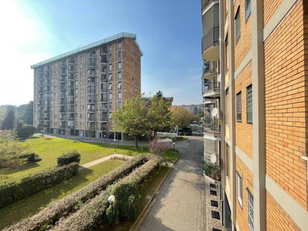 appartamento in vendita a Milano in zona Gallaratese