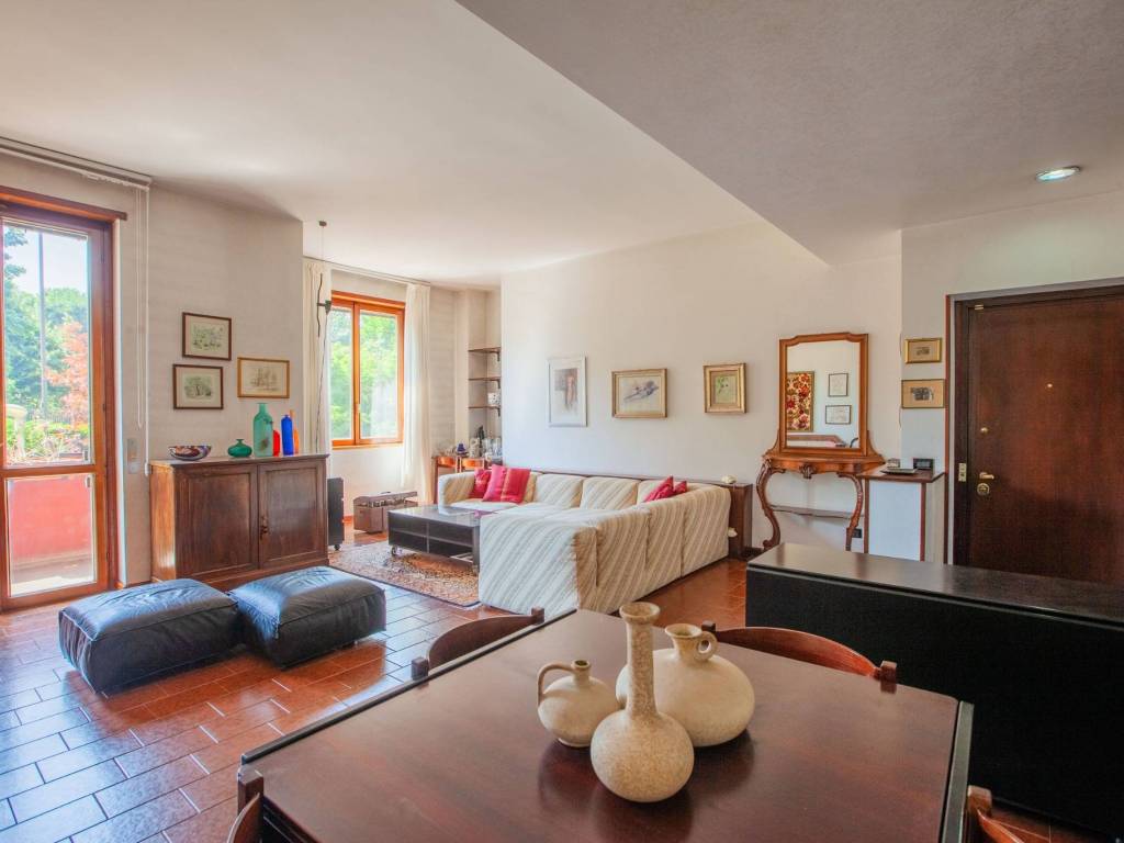 appartamento in vendita a Milano in zona Piazzale Lodi