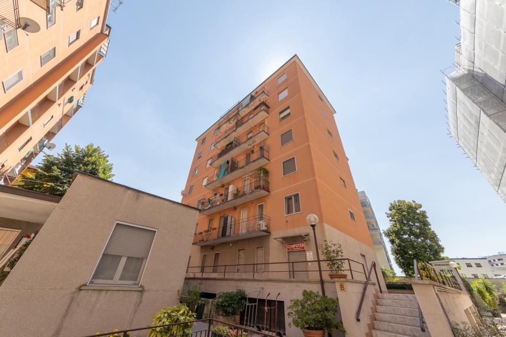 appartamento in vendita a Milano in zona Morivione