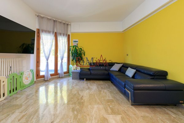 appartamento in vendita a Milano in zona Baggio