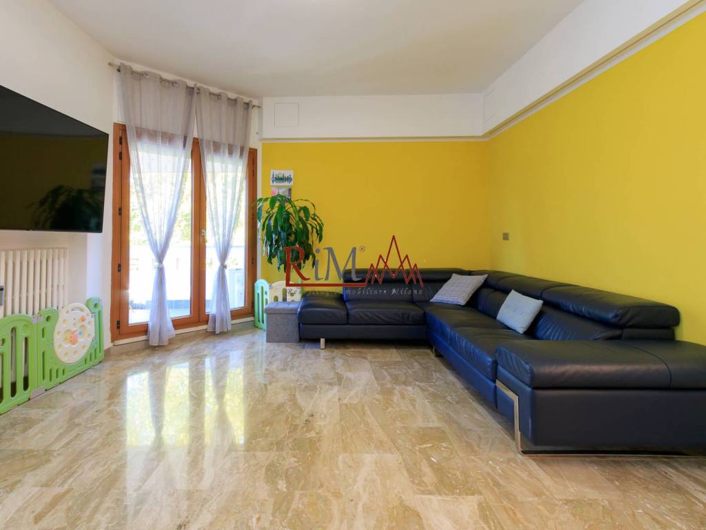 appartamento in vendita a Milano in zona Baggio