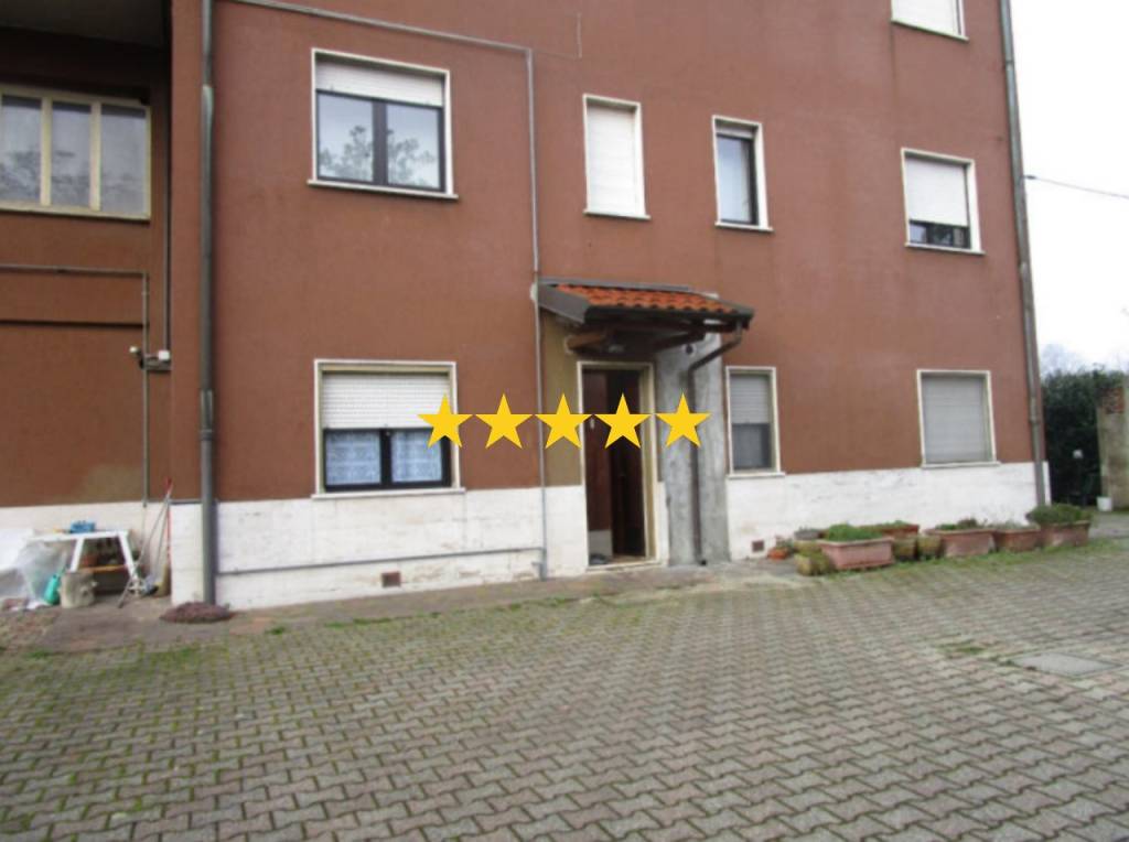 appartamento in vendita a Milano in zona Baggio