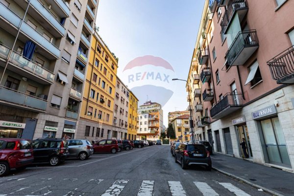appartamento in vendita a Milano in zona Cagnola