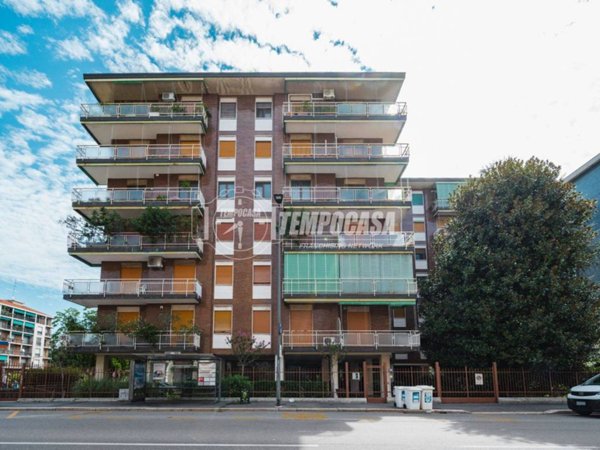 appartamento in vendita a Milano in zona Lambrate