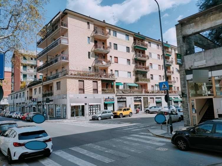 appartamento in vendita a Milano in zona Famagosta