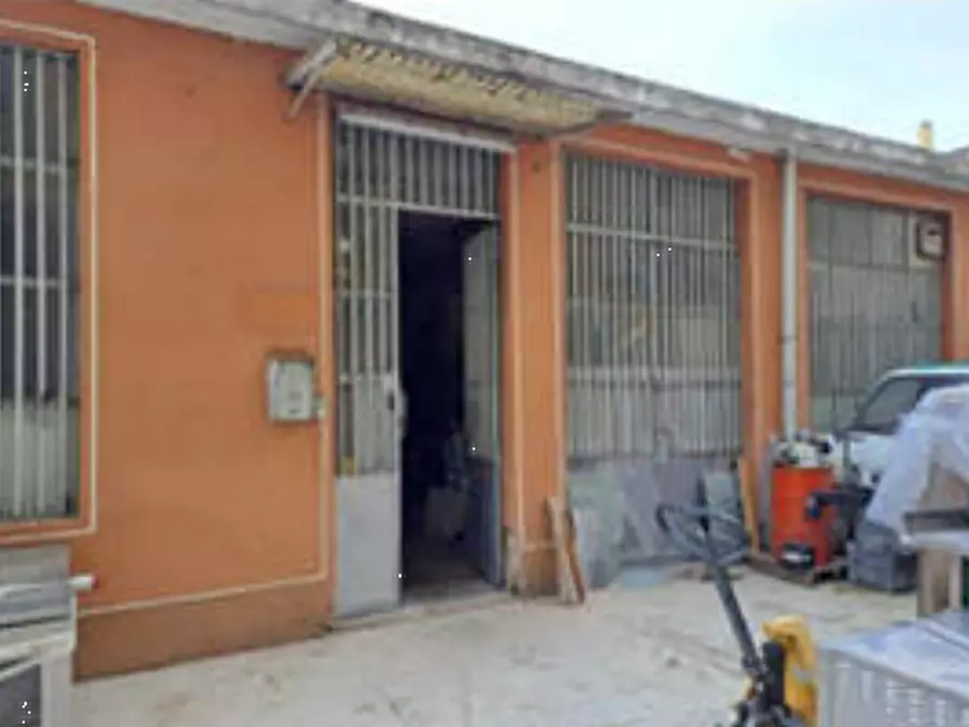 locale di sgombero in vendita a Milano