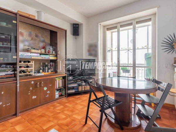 appartamento in vendita a Milano in zona Famagosta