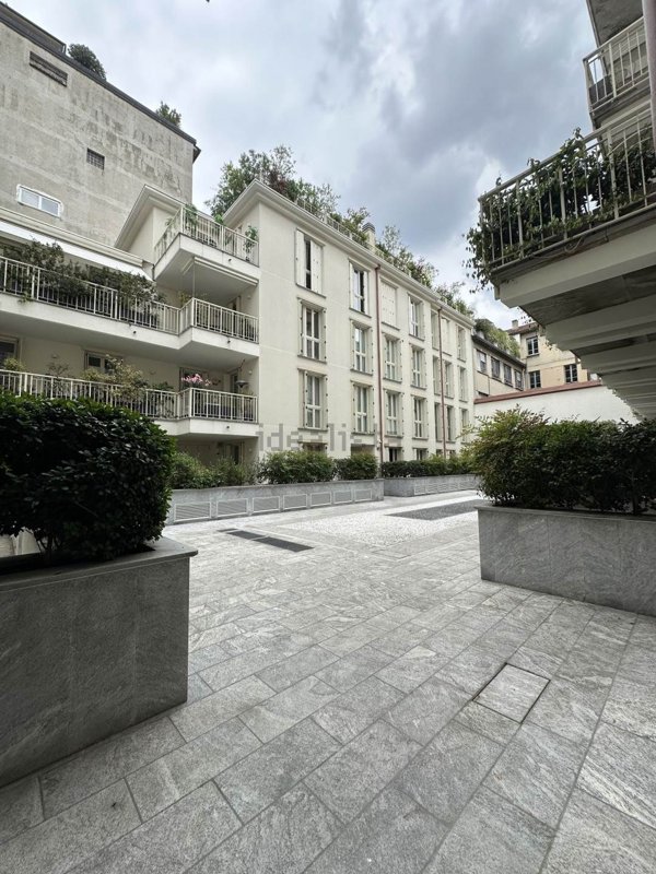 appartamento in vendita a Milano in zona Porta Vigentina