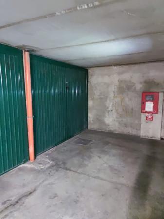 negozio in vendita a Milano in zona Baggio