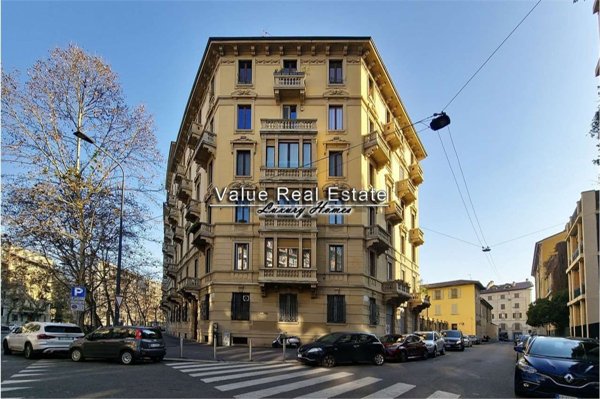 appartamento in vendita a Milano in zona Bullona