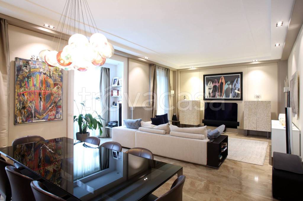 appartamento in vendita a Milano in zona Brera