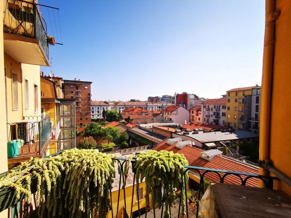 appartamento in vendita a Milano in zona Porta Genova