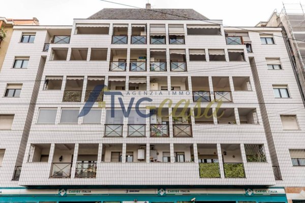 appartamento in vendita a Milano in zona Casoretto