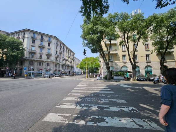 negozio in vendita a Milano in zona XXII Marzo