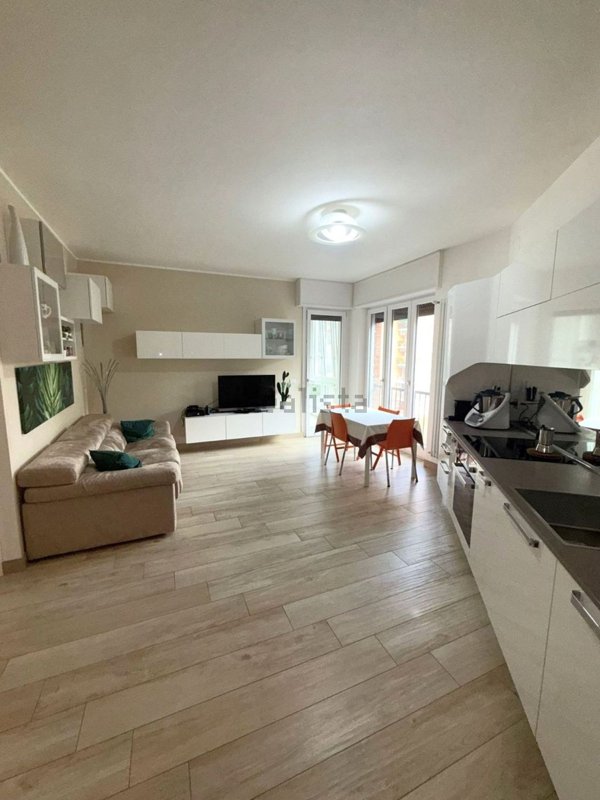 appartamento in vendita a Milano in zona Feltre