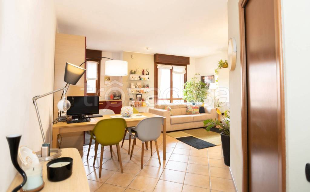 appartamento in vendita a Milano in zona Forze Armate