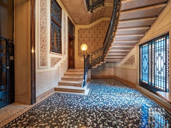 appartamento in vendita a Milano in zona Sant'Ambrogio