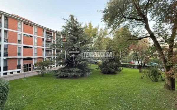 appartamento in vendita a Milano in zona XXII Marzo