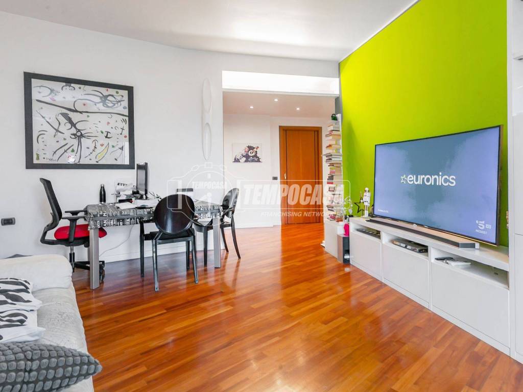 appartamento in vendita a Milano in zona Segnano