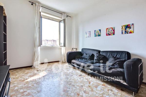appartamento in vendita a Milano in zona Corvetto