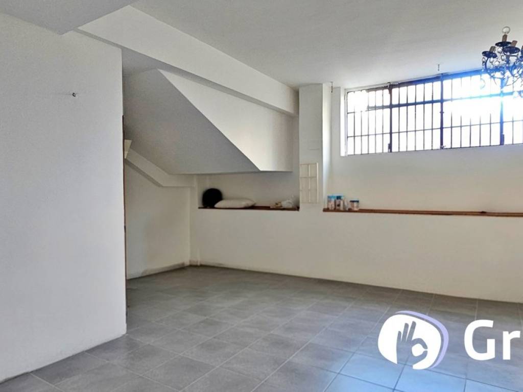 locale di sgombero in vendita a Milano in zona Famagosta