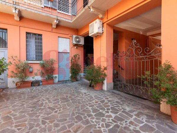 appartamento in vendita a Milano in zona Vigentino