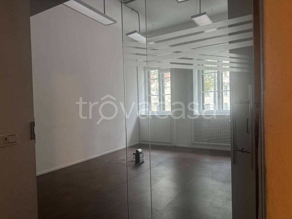ufficio in vendita a Milano in zona Porta Venezia