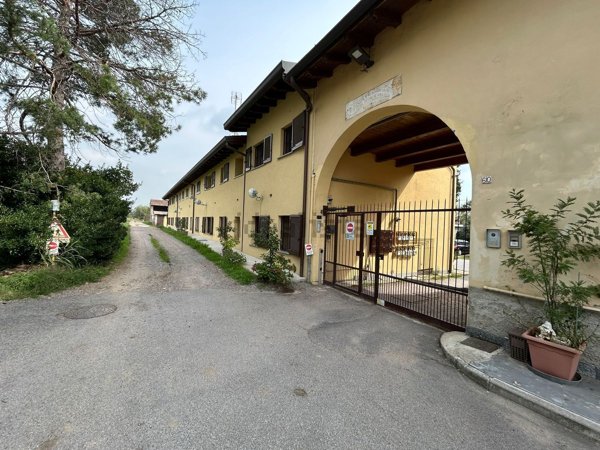 appartamento in vendita a Milano in zona Muggiano