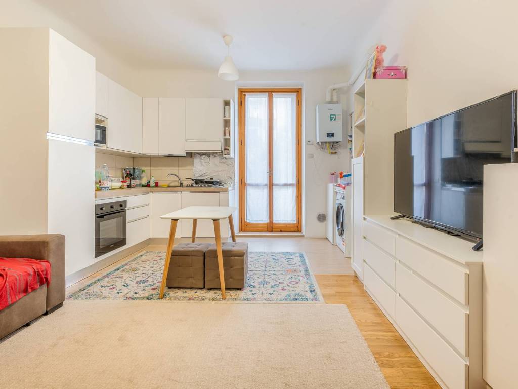 appartamento in vendita a Milano in zona Adriano