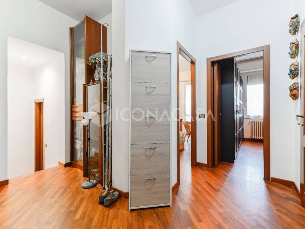 appartamento in vendita a Milano in zona Adriano