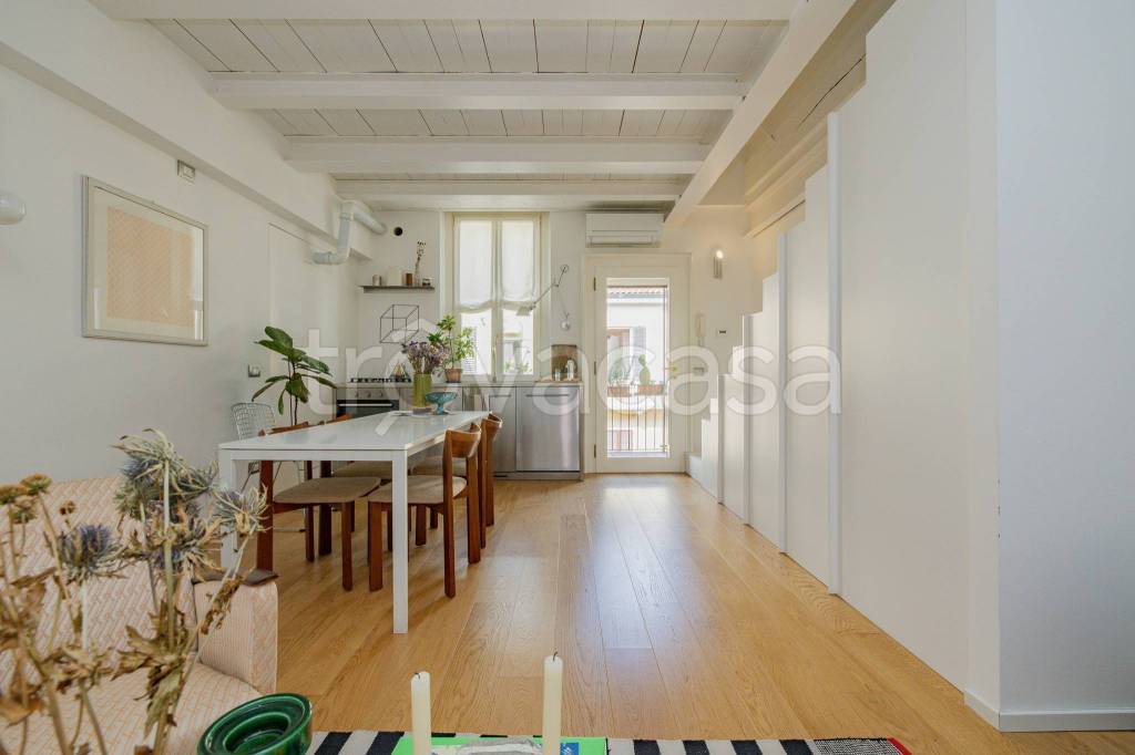 appartamento in vendita a Milano in zona Porta Genova