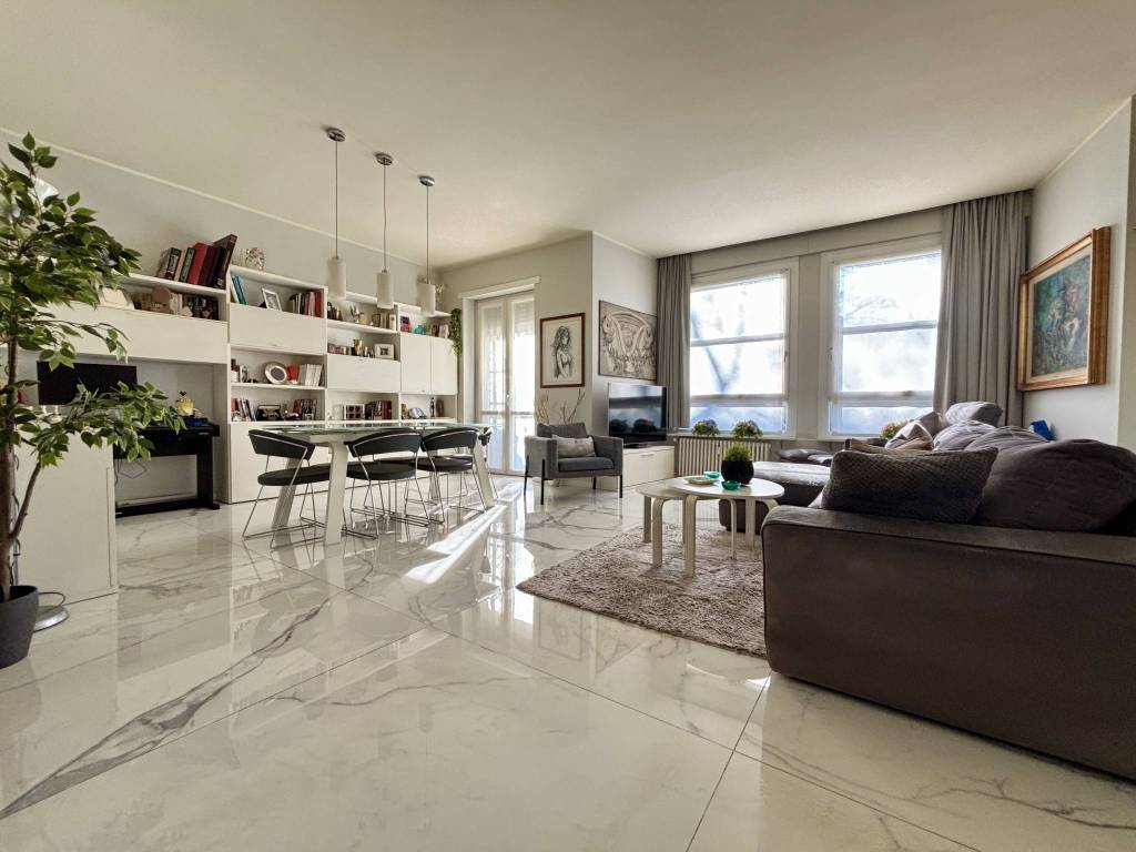 appartamento in vendita a Milano in zona Isola