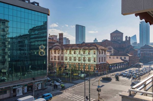 appartamento in vendita a Milano in zona Porta Nuova