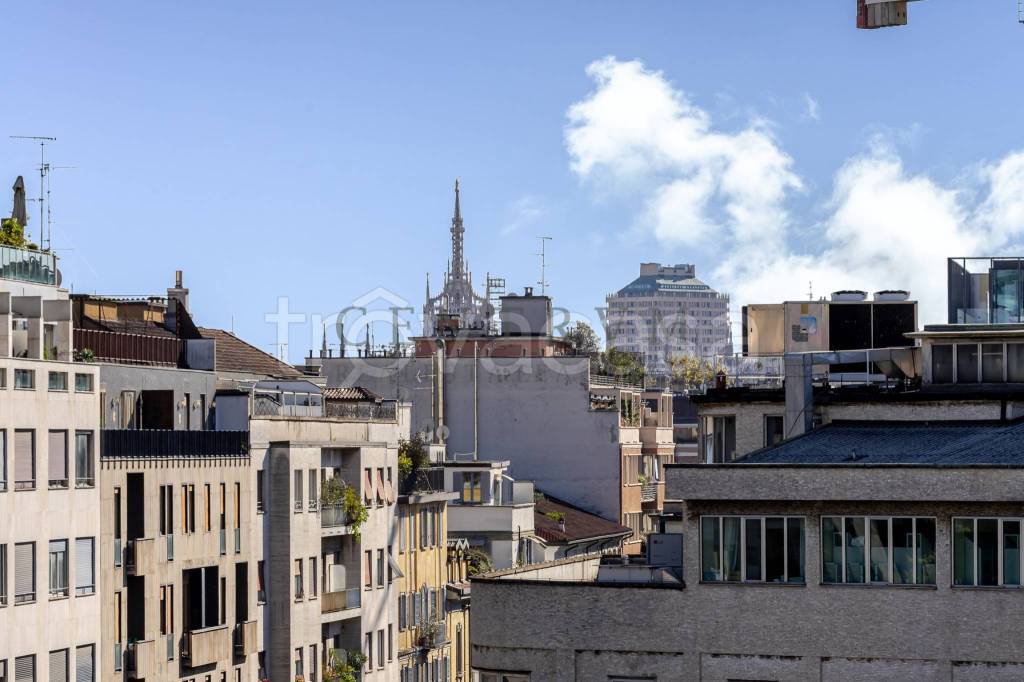 appartamento in vendita a Milano in zona Porta Nuova