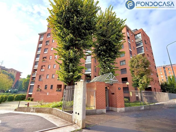 appartamento in vendita a Milano in zona Chiesa Rossa