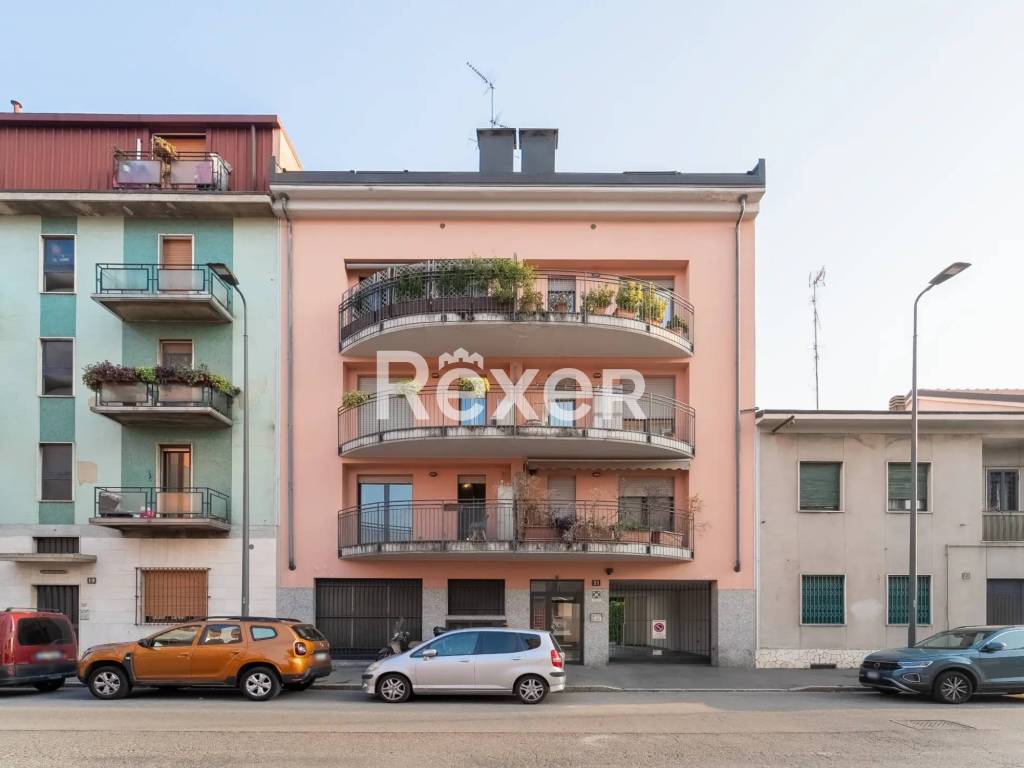 appartamento in vendita a Milano in zona Adriano