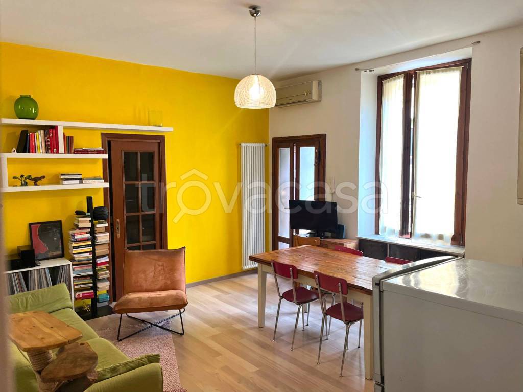 appartamento in vendita a Milano in zona Isola