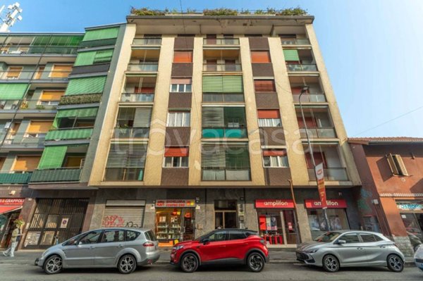 appartamento in vendita a Milano in zona Baggio
