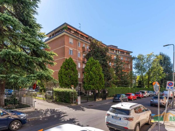 appartamento in vendita a Milano in zona Niguarda