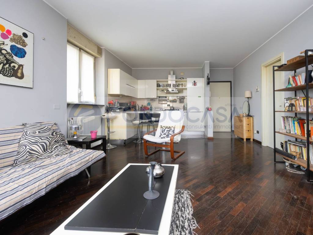 appartamento in vendita a Milano in zona Adriano