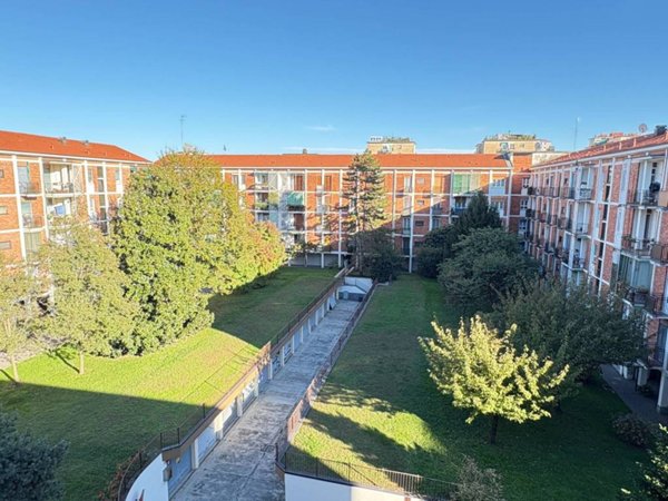 appartamento in vendita a Milano in zona Gallaratese