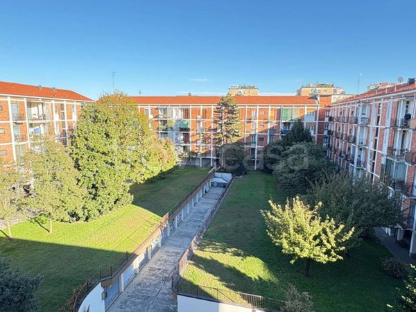 appartamento in vendita a Milano in zona Gallaratese