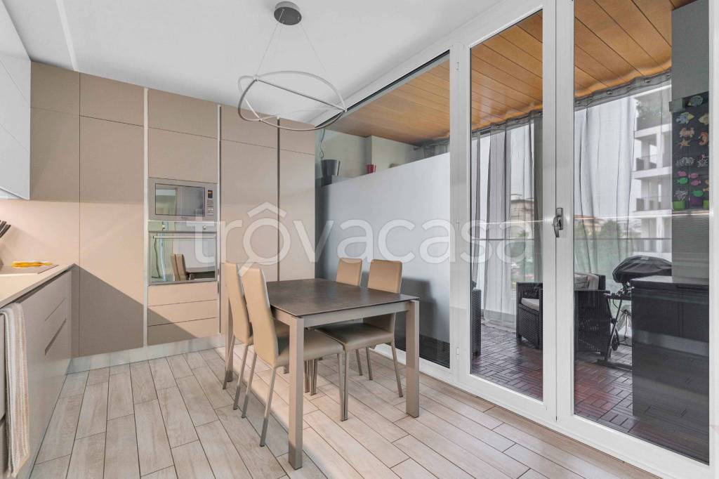 appartamento in vendita a Milano in zona Piazzale Lodi