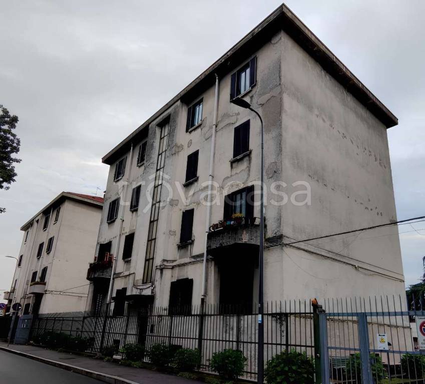 appartamento in vendita a Milano in zona Rogoredo