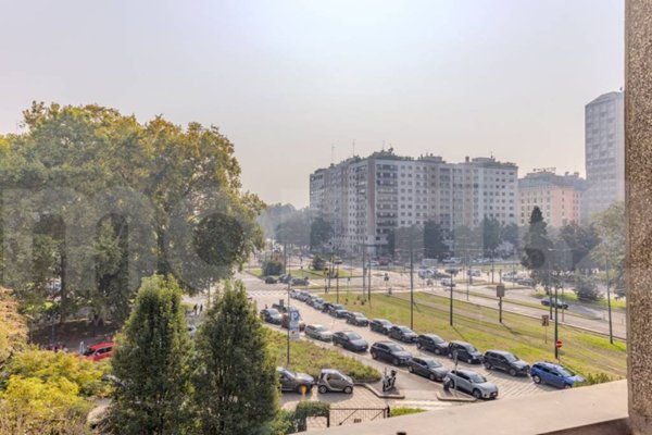 appartamento in vendita a Milano in zona Centro Direzionale