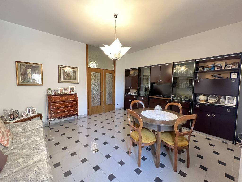 appartamento in vendita a Milano in zona Vigentino